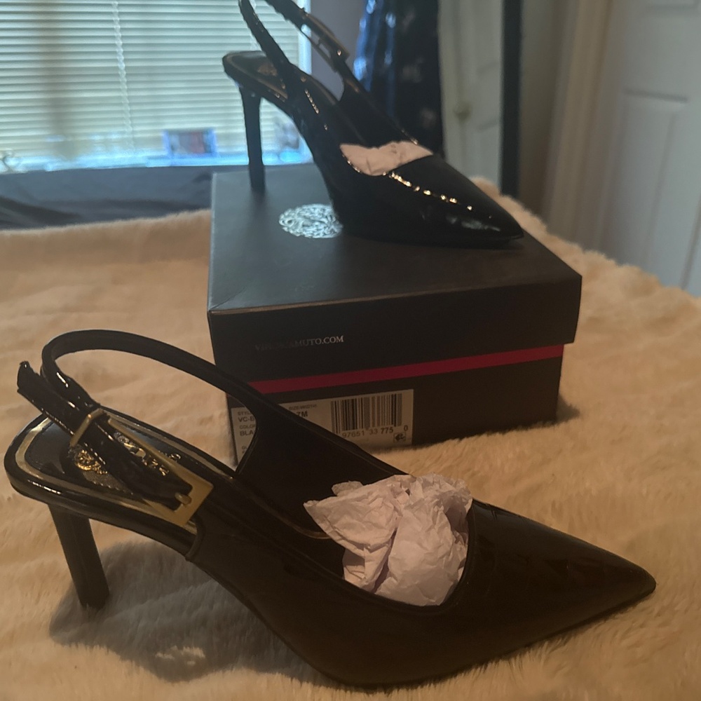 Heels - Picture 2 of 5